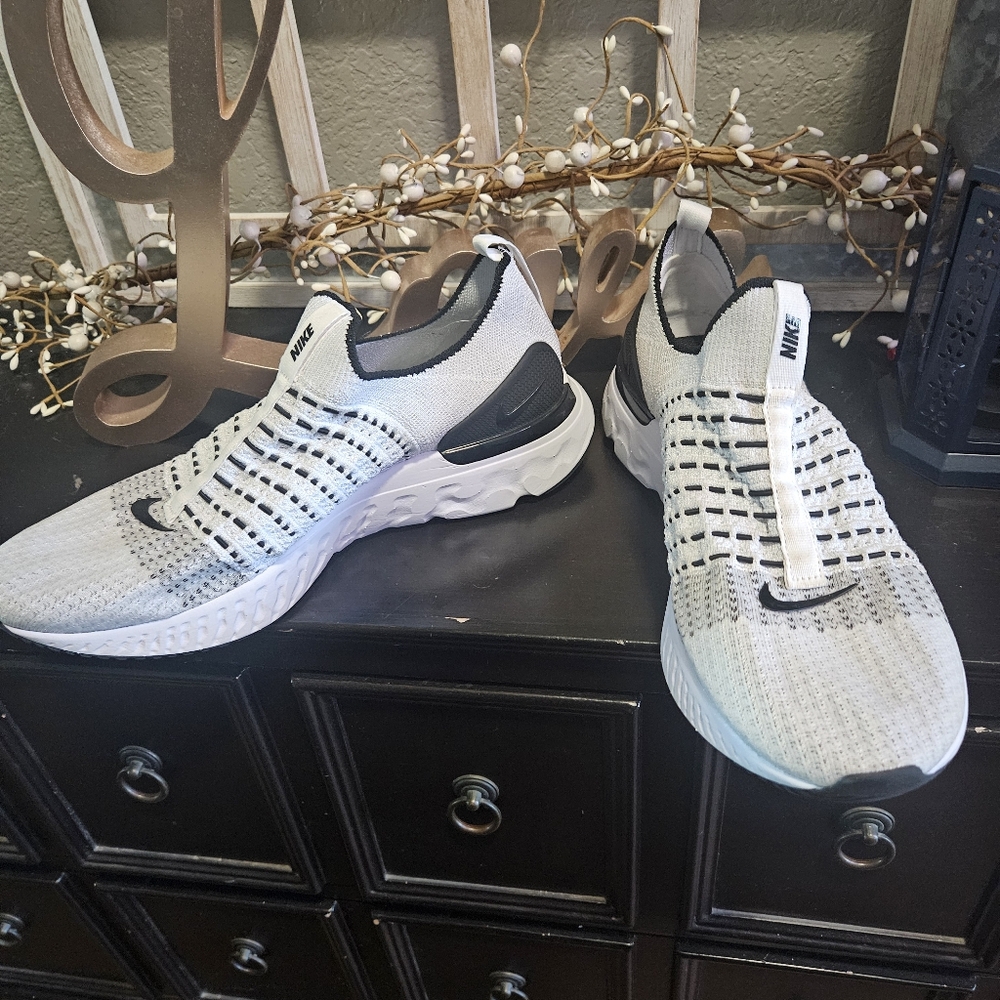 Nike White and Black Flyknit Sneakers